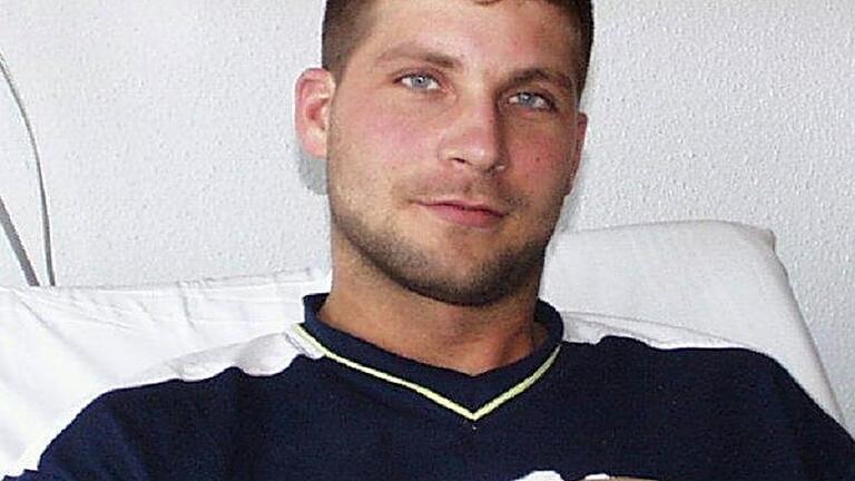 Zahlreiche aktive Sportler zählen zu den Patienten der Handchirurgie, wie beispielsweise Daniel Stephan, der ehemalige Handball-Nationalspieler war im Winter 2000 in Bad Neustadt.