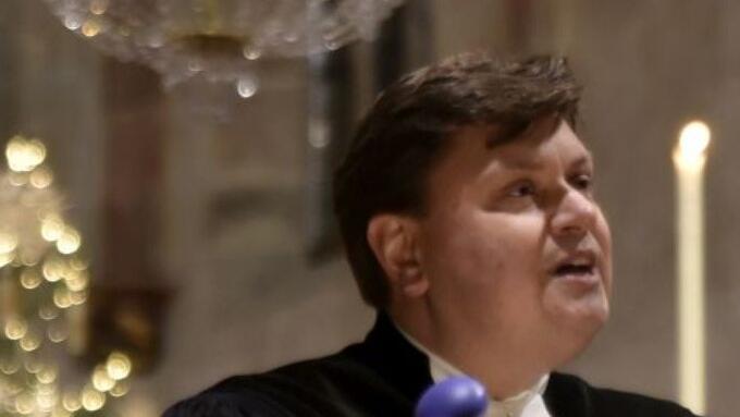 Pfarrer Peter Hohlweg stellte das aus der Feder von Herzog Wilhelm stammende Kirchenlied 'Herr Jesu Christ, dich zu uns wend' in den Mittelpunkt seiner Predigt. Pfarrer Peter Hohlweg stellte das aus der Feder von Herzog Wilhelm stammende Kirchenlied 'Herr Jesu Christ, dich zu uns wend' in den Mittelpunkt seiner Predigt.