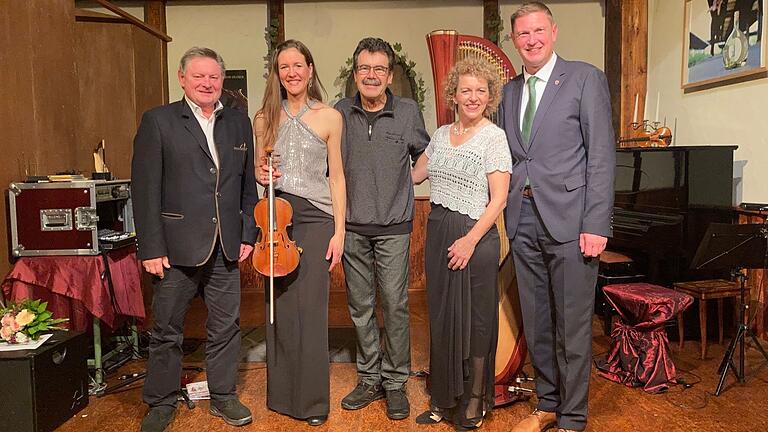 Auf dem Foto (von links): Gerhard Eck, Daniela Reimertz, Gerhard Runge, Anne Kox-Schindelin und Jens Machnow.