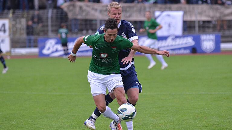 Erkan Esen (vorne), hier noch im Trikot des FC Schweinfurt 05, übernimmt als Spielertrainer den Kreisligisten SG Eltmann Erkan Esen (vorne), hier noch im Trikot des FC Schweinfurt 05, übernimmt als Spielertrainer den Kreisligisten SG Eltmann