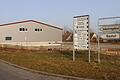 Im Iphöfer Gewerbegebiet Alte Reichsstraße will eine Firma ein Wohn- und Geschäftshaus errichten, die Bodenplatte ist bereits gegossen. Doch an dem Bauantrag bestehen erhebliche Zweifel.