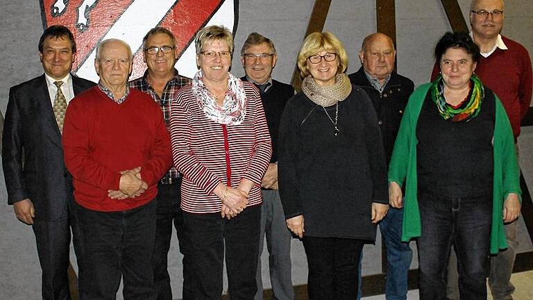 Bei der Hauptversammlung des VdK-Ortsverbandes Oberstreu-Mittelstreu wurden langjährige Mitglieder sowie ehrenamtliche Mitarbeiter im Ortsverband ausgezeichnet. Im Bild (von links) zweiter Bürgermeister Michael Türk, Valentin Schirber (10 Jahre), Vorsitzender Vitus Krieg, Theresia Franke (10 Jahre), Karlheinz Fuchs (Kreisverband), Gudrun Kießner (10 Jahre), Reinhard Dietz (20 Jahre), Notburga Hein (10 Jahre) und Reinhard Kießner (5 Jahre ehrenamtliche Mitarbeit).