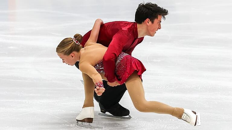 Teure Schlittschuhe, teure Kürkleider und teures Training: Die Rimparer Eiskunstläuferin Aliyah Ackermann kann auf die Unterstützung ihrer Eltern bauen. Teure Schlittschuhe, teure Kürkleider und teures Training: Die Rimparer Eiskunstläuferin Aliyah Ackermann kann auf die Unterstützung ihrer Eltern bauen.