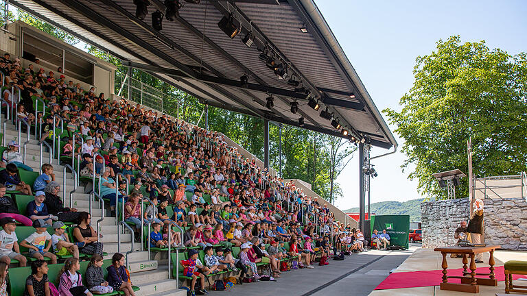 Das kleine Gespenst feierte Premiere bei den Scherenburgfestspielen in Gemünden am Main am Freitag, 7. Juli 2023