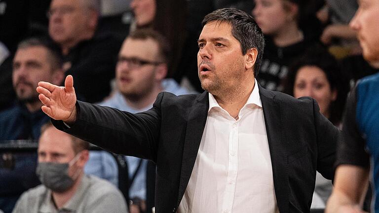 Finden Trainer Sasa Filipovski und seine Würzburg Baskets gegen Brose Bamberg zurück in die Erfolgsspur?