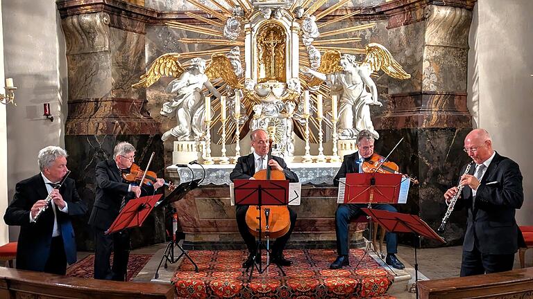 Cuvilliers Ensemble       -  Das „Cuvilliers Ensemble“ unter Leitung des Flötisten Thomas Richter (von links) mit Toni Reichl (Violine), István-Alexander Gaal (Cello), Roland Henn (Bratsche) und Gerhard Schnitzler (Oboe).