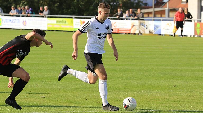 Vincent Held stürmte bis zur Winterpause der Saison 2019/21 für den FC Geesdorf in der Landesliga. Zur neuen Saison kehrt er aus Aubstadt zu seinem vorherigen Verein zurück.