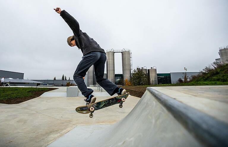 Die Quarterpipe Hip zählt laut Simon Hager zu den grundlegenden Elementen eines Skateparks.