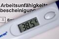 Krankschreibung.jpeg       -  Mit Fieber sollten Arbeitnehmer am besten zu Hause bleiben.
