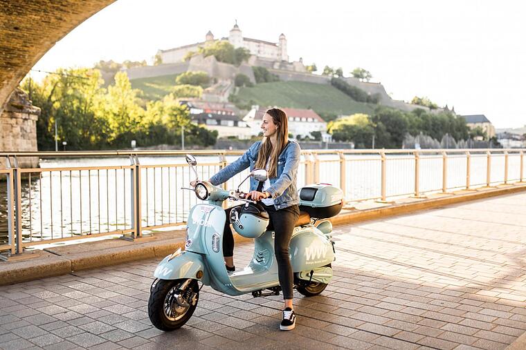 WVV Mehrwerte - Mit den Vorteilspreisen der WVV für E-Roller oder E-Scooter bis zu 200 Euro sparen. WVV Mehrwerte - Mit den Vorteilspreisen der WVV für E-Roller oder E-Scooter bis zu 200 Euro sparen.