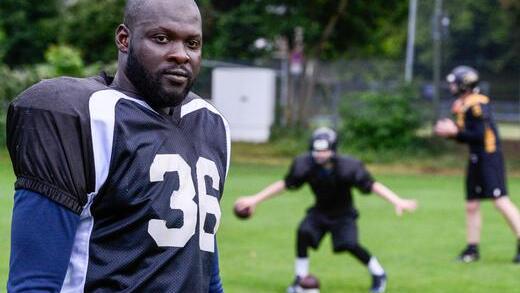 Madiama Diop, Footballer bei den Würzburger Panthers - Madiama Diop, Würzburger Panthers, hier ausnahmsweise mit der Nummer 36. Madiama Diop, Footballer bei den Würzburger Panthers - Madiama Diop, Würzburger Panthers, hier ausnahmsweise mit der Nummer 36.