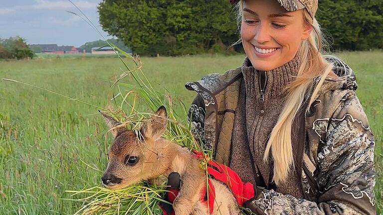 Auch die professionelle Kitzrettung im Frühsommer gehört zu Marie Hoffmanns Einsatzbereichen. Auch die professionelle Kitzrettung im Frühsommer gehört zu Marie Hoffmanns Einsatzbereichen.