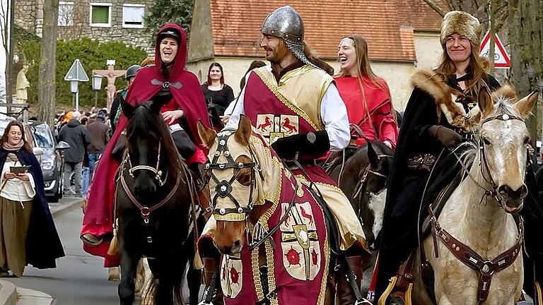 In der Deutschordensstadt dürfen natürlich auch Ritter im Pferdemarkt-Bild nicht fehlen. In der Deutschordensstadt dürfen natürlich auch Ritter im Pferdemarkt-Bild nicht fehlen.