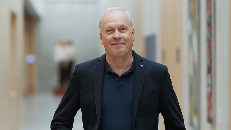 Bestseller-Autor und Theologe Rainer Haak (78)