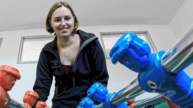 Tischkicker als Passion: Die Würzburgerin Katja Dwenger will sich den Weltmeistertitel in Hamburg schnappen. Tischkicker als Passion: Die Würzburgerin Katja Dwenger will sich den Weltmeistertitel in Hamburg schnappen.