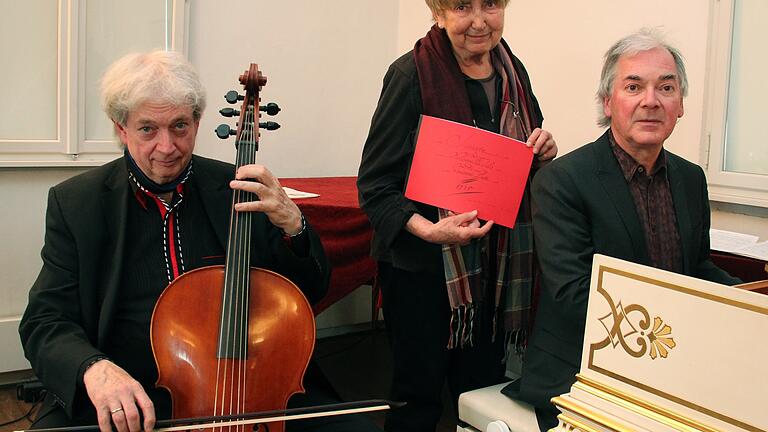 Mit dem Cellisten Gerhart Darmstadt (links), der Musikwissenschaftlerin Frohmut Dangel-Hofmann und Michael Günther am Cembalo widmeten sich drei Experten der arkadischen Idylle als Thema in der Barockmusik.