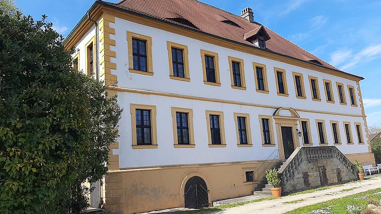 Das Schloss Weißenbrunn in Ebern wurde 1700 erbaut. Jetzt eröffnet der neue Musikpavillion.