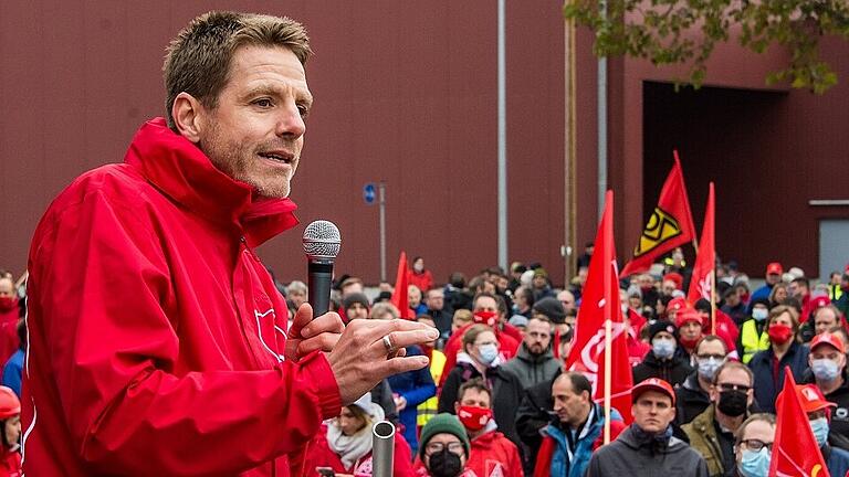 Arbeitnehmerinnen und Arbeitnehmer brauchen jetzt spürbar mehr Lohn, sagt Thomas Höhn, Chef der IG Metall in Schweinfurt.ANAND Anders (Archiv)