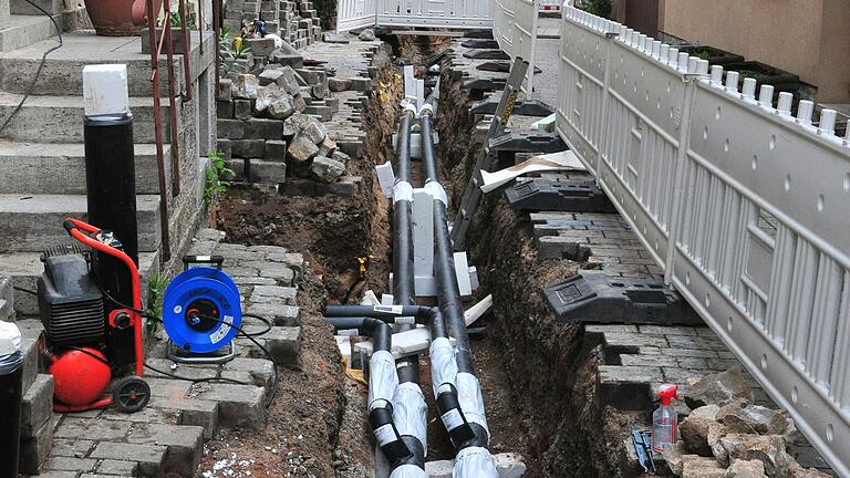 2013 wurde die Spitalgasse an die Ochsenfurter Fernwärme angeschlossen. In naher Zukunft soll das Netz auch in die Boxgasse erweitert werden.&nbsp;