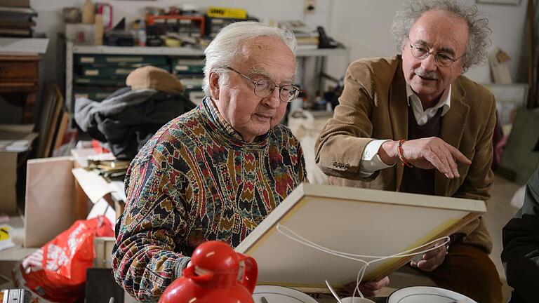 Kritischer Blick: Dieter Stein und Sohn Peter Stein 2017 in Steins Atelier in der Würzburger Kantstraße. Kritischer Blick: Dieter Stein und Sohn Peter Stein 2017 in Steins Atelier in der Würzburger Kantstraße.