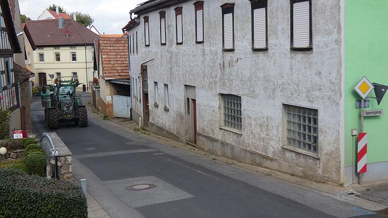 Das Themengebiet 'Verkehr' war einer der Schwerpunkte in der Uchenhofener Bürgerversammlung. Das Themengebiet 'Verkehr' war einer der Schwerpunkte in der Uchenhofener Bürgerversammlung.