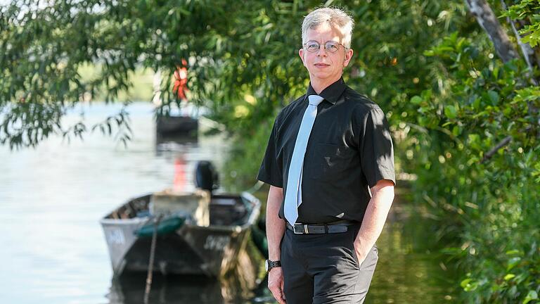 Der Veitshöchheimer Pfarrer Sebastian Wolfrum wechselt an die Landeskirche Braunschweig. Im Gespräch erzählt er, wie er in der Gemeinde die prägendsten Jahre seines Lebens erlebt hat. Der Veitshöchheimer Pfarrer Sebastian Wolfrum wechselt an die Landeskirche Braunschweig. Im Gespräch erzählt er, wie er in der Gemeinde die prägendsten Jahre seines Lebens erlebt hat.