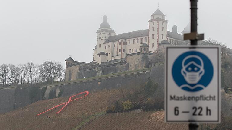 Eine Maskenpflicht an öffentlichen Plätzen wie hier in Würzburg könnte auch auf Main-Spessart zukommen. Eine Maskenpflicht an öffentlichen Plätzen wie hier in Würzburg könnte auch auf Main-Spessart zukommen.