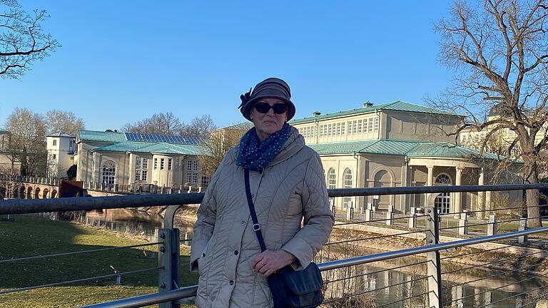 Margaretha Sauer genießt die Sonne auf einem Sparziergang durch den Kurpark. - Margaretha Sauer genießt die Sonne auf einem Sparziergang durch den Kurpark. Margaretha Sauer genießt die Sonne auf einem Sparziergang durch den Kurpark. - Margaretha Sauer genießt die Sonne auf einem Sparziergang durch den Kurpark.