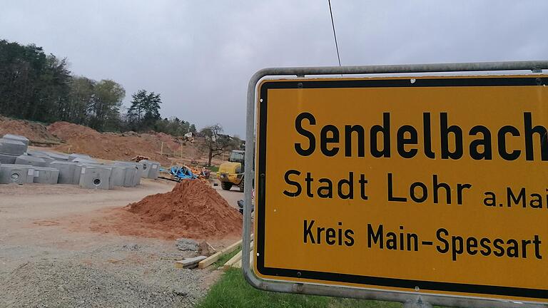 Die Erschließung des Baugebietes Südlich der Steinfelder Straße in Sendelbach läuft. Mit der Vermarktung der Bauplätze will die Stadt bis spätestens Ende des Jahres beginnen. Die Zahl der Bewerber ist groß.