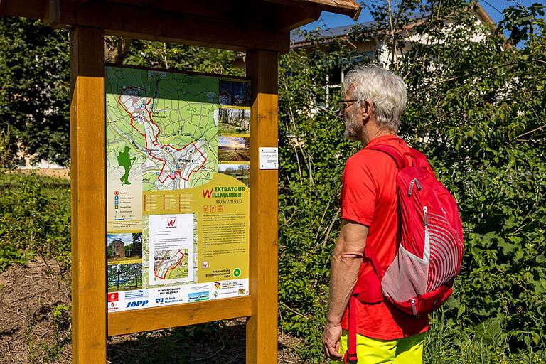 Unterwegs auf der Extratour 'Der Willmarser': Am Start der Tour befindet sich diese Übersichtstafel. Unterwegs auf der Extratour 'Der Willmarser': Am Start der Tour befindet sich diese Übersichtstafel.