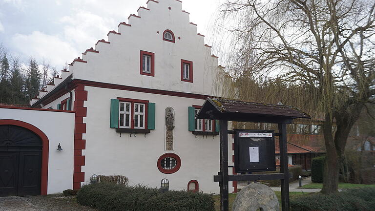 Das Restaurant Weiße Mühle Estenfeld ist dauerhaft geschlossen, die Gemeinde hat den Pachtvertrag vorzeitig gekündigt.