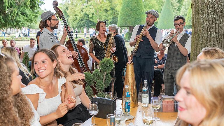 Musik gibt es beim Hofgartenweinfest, wie hier im Jahr 2022, nur unverstärkt.&nbsp;