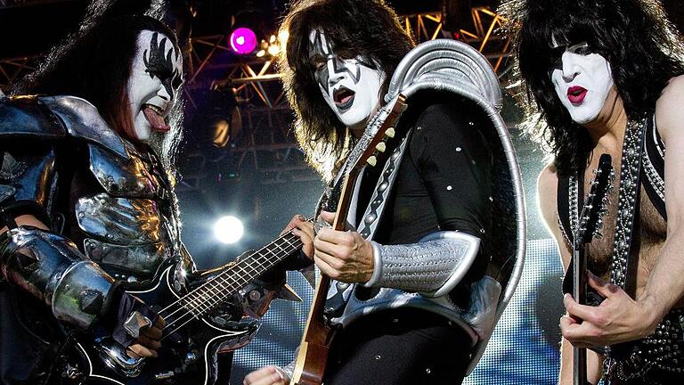 KISS 2010 bei &bdquo;Rock im Park&ldquo;. Wegen des vom Management vorgelegten unakzeptablen Fotovertrags gibt es kein aktuelles Bild.