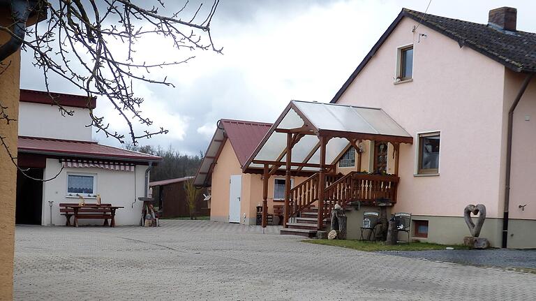 Blick auf den Berghof in Gernach