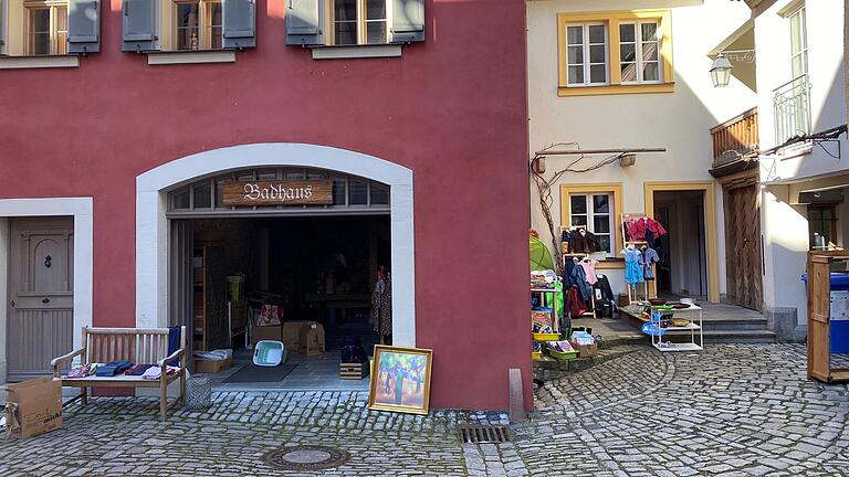 Zum zweiten Mal finden am Sonntag, 23. April, die Volkacher Hof-Flohmärkte statt. 2022 gab es über 50 Standorte, diesmal werden es doppelt so viele sein.