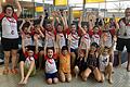 Das Team des VfL Sportfreunde Bad Neustadt beim 11. JUKI-Schwimmfest in Schweinfurt: Betreuerin Andrea Oehme (hinten von links), Laurin Konrad, Max Ungerecht, Alina Steinweg, Vera Adushev, Emma Ungerecht, Charlotte Becher, Laura Fingler, Anastasia Stukanov und Trainer Andrey Wegmann sowie Karl Oehme (vorne von links), Richard Oehme, Feli Waegener, Laura Fingler, Juna Waegener, Amely Fingler und Nele Waegener.