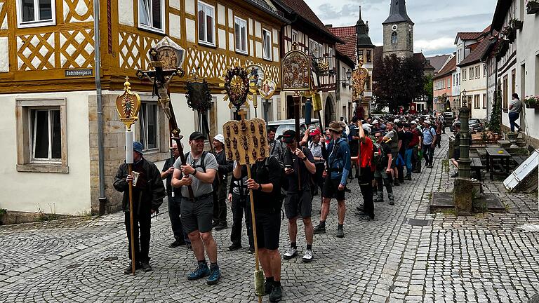 Auszug aus Seßlach am Freitagmittag. Auszug aus Seßlach am Freitagmittag.
