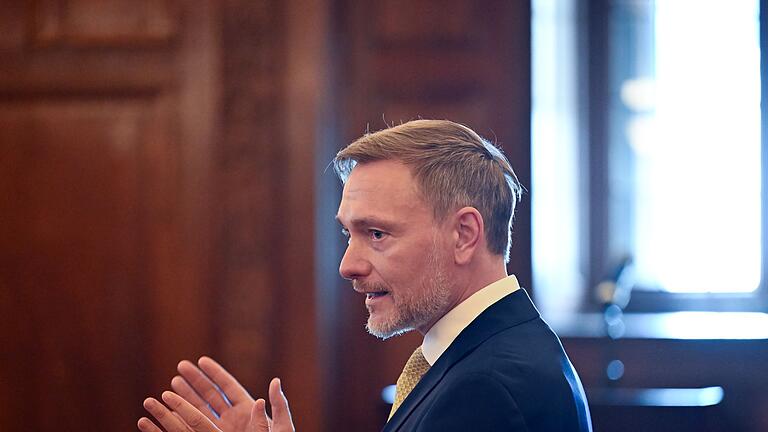 Bundesfinanzminister Lindner in den USA       -  Lindner ist für Gespräche mit Unternehmern in New York und reist dann zum Internationalen Währungsfonds weiter.