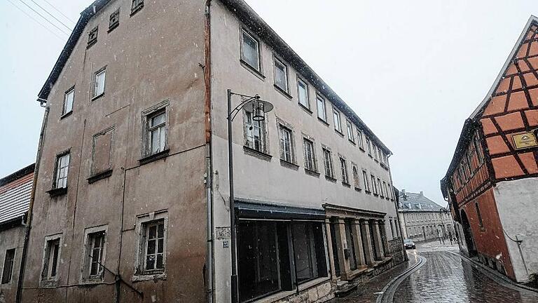 Das Schwarzmann-Haus in Röttingens Mitte soll umgebaut werden. Das Schwarzmann-Haus in Röttingens Mitte soll umgebaut werden.