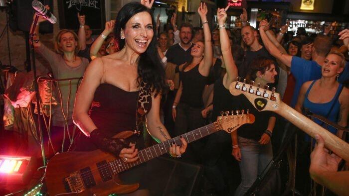 Feiern mit Live-Bands: beim Nightgroove-Kneipenfestival in der Wertheimer Innenstadt.