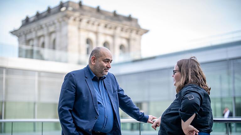 Grüne im Bundestag       -  Die Zusammenarbeit zwischen den scheidenden Co-Vorsitzenden, Ricarda Lang und Omid Nouripour, lief insgesamt gut. Das war bei früheren Co-Vorsitzenden der Partei nicht immer der Fall. (Archivfoto)