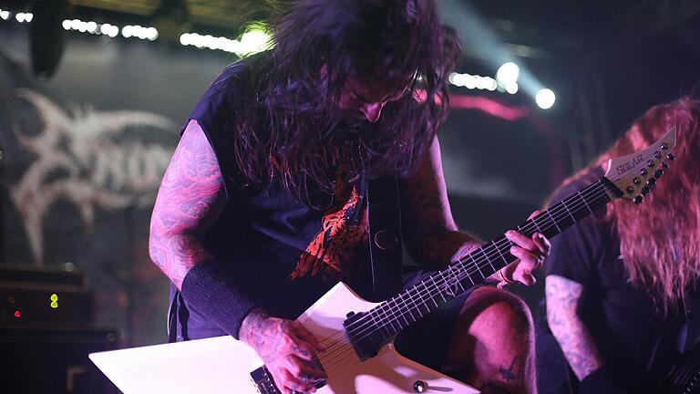 Wetten, dass auch heuer die Haare fliegen? Gehört einfach dazu beim Metal-Festival. Wetten, dass auch heuer die Haare fliegen? Gehört einfach dazu beim Metal-Festival.