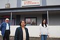 Die Betreiber der Burglichtspiele – Wilfried, Milagros und Carolin Dunst&nbsp;(von links) – mussten das Kino während Corona immer wieder komplett schließen.&nbsp;