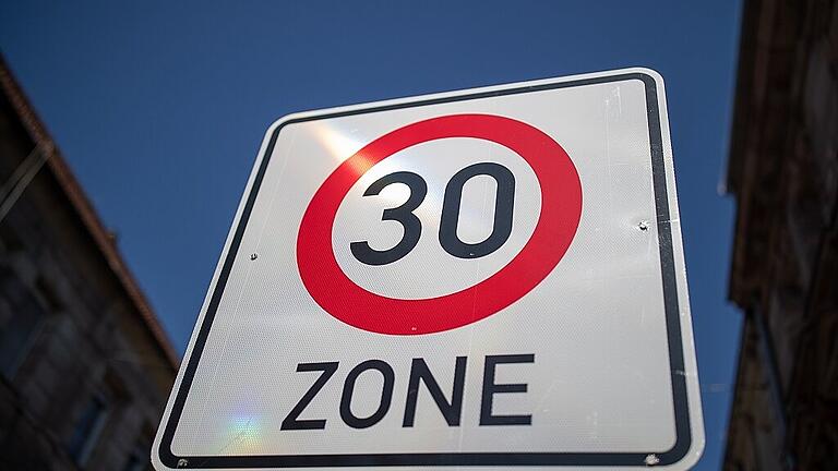 Tempo-30-Zone       -  Wie wär's mit Tempo 30 im Ort? Auch das war Thema im Nüdlinger Gemeinderat.