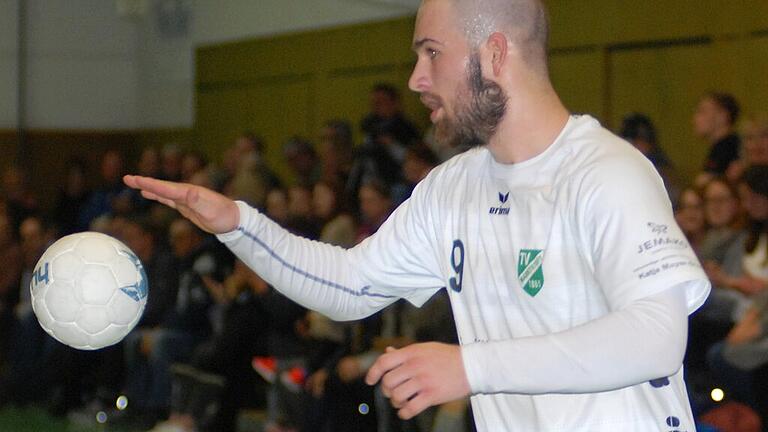 Für Christoph Wendel und die Marktstefter Handballer könnte sich noch ein anderes Türchen in die Landesliga öffnen.