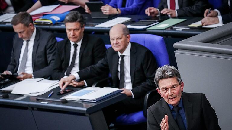 Bundestag - Haushalt - Christan Lindner sieht in Rolf Mützenich eine Gefahr für die Koalition. (Archivbild) Bundestag - Haushalt - Christan Lindner sieht in Rolf Mützenich eine Gefahr für die Koalition. (Archivbild)
