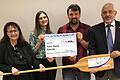 Zur Scheckübergabe fanden sich zusammen: (von links) Andrea Schärringer (Gemeindienst Rotary Club Schweinfurt-Peterstirn), Alexander Krüger (Gruppenleiter Team Spirit), Margarita Neun und Alfred Schneider (Vize-Präsident Rotary Club Schweinfurt-Peterstirn).
