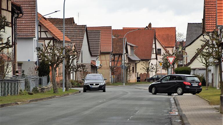 Die Kreisstraße steht im Mittelpunkt der Dorferneuerung von Aubstadt.