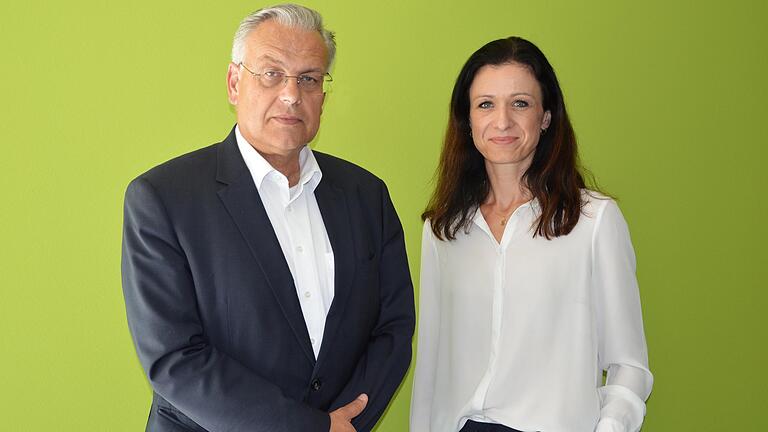 Standen den Eltern Rede und Antwort: Mona Lier, die Beauftragte der Polizei für Kriminalitätsopfer, und Soko-Leiter Armin Kühnert. Standen den Eltern Rede und Antwort: Mona Lier, die Beauftragte der Polizei für Kriminalitätsopfer, und Soko-Leiter Armin Kühnert.