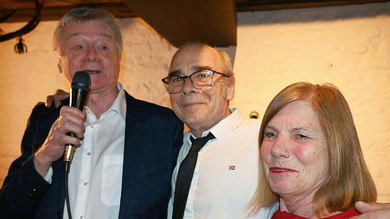 Peter Langer, Manfred und Helene Stroß, Stammtischmitbegründer. Peter Langer, Manfred und Helene Stroß, Stammtischmitbegründer. 